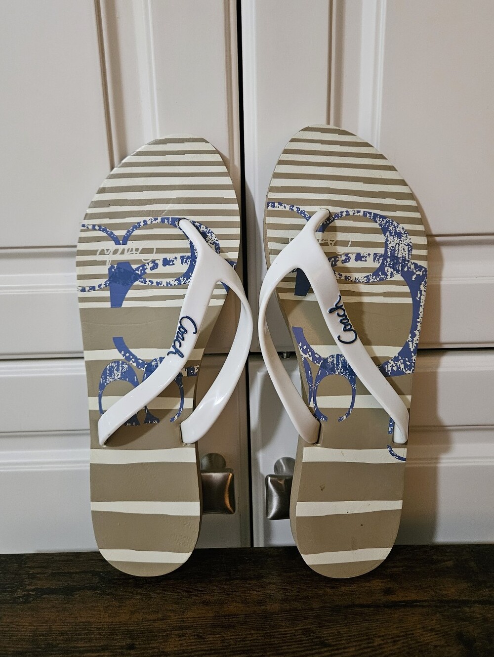 Coach Kali Beige Striped Flip Flop Y2k Preppy Coastal Beach Vacation Poolside